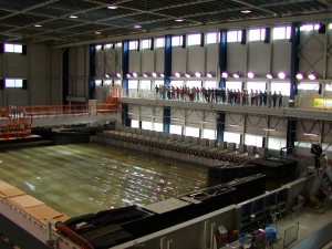 造波状況の見学(土木の日)